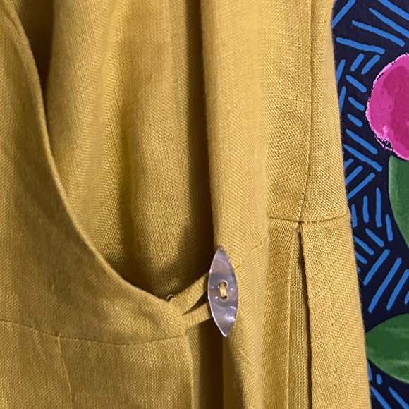 Yellow linen wrap dress with back button closure - Picture 3 of 4